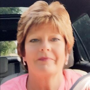 Meet your Posher, Deena